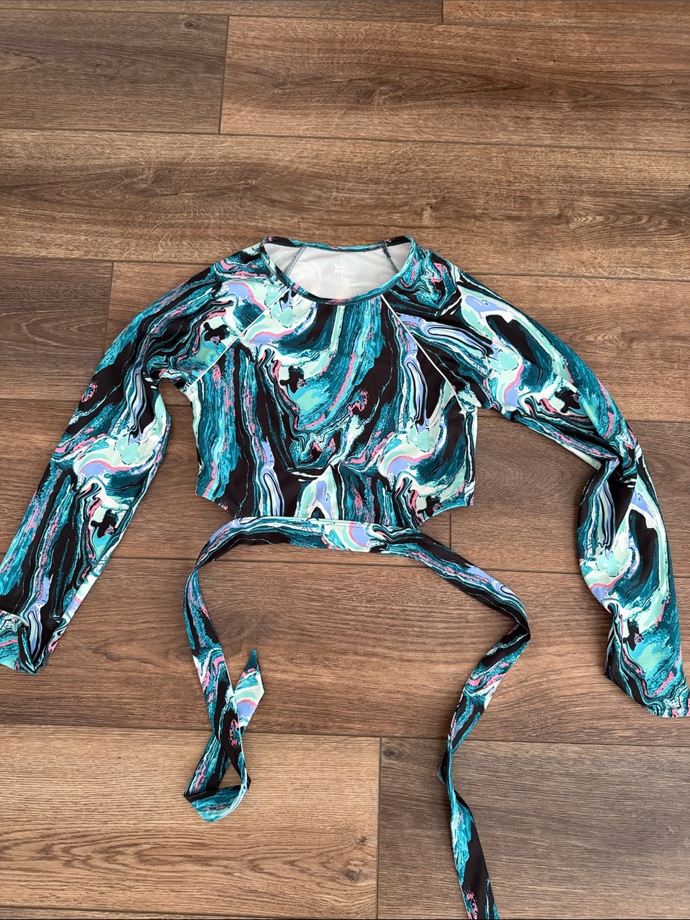 All in Motion Rashguard Women’s Teal Marble Print Long-Sleeve Wrap Crop Top S